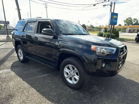 Used 2021 Toyota 4Runner SR5 Premium w/ Moonroof Package AWD/4WD image 2