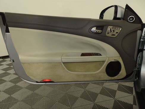 Used 2010 Jaguar XK Convertible image 59