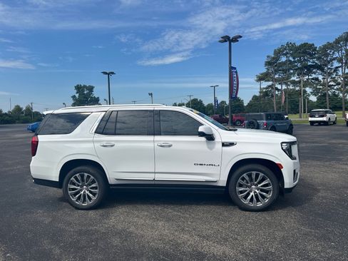 Used 2021 GMC Yukon Denali w/ Denali Premium Package AWD/4WD image 5