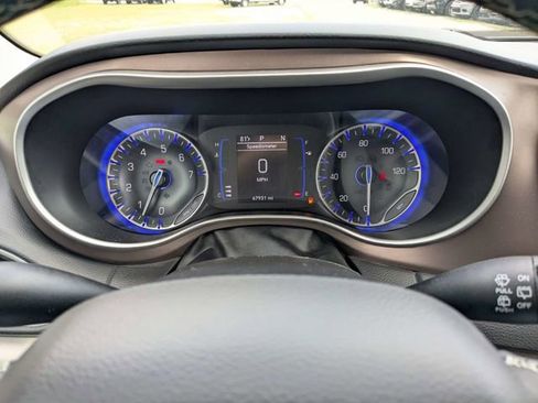 Used 2023 Chrysler Voyager LX FWD image 30