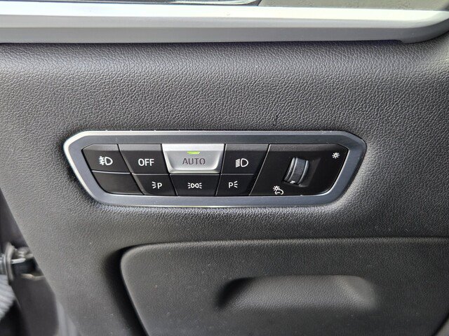 Used 2021 BMW X7 xDrive40i w/ Premium Package AWD/4WD image 24
