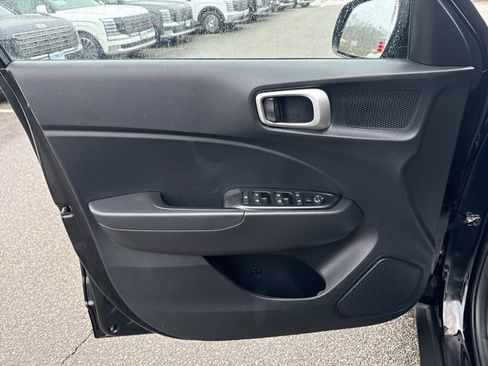 Used 2026 Hyundai Venue SE image 10