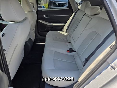 Used 2025 Hyundai Sonata SEL FWD image 11