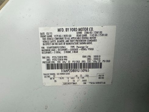 Used 2015 Ford Taurus SE image 25