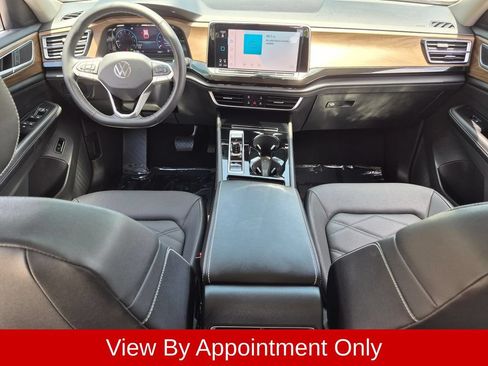 Used 2025 Volkswagen Atlas SE FWD image 24
