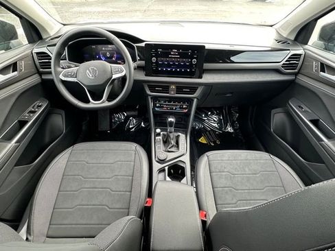 New 2026 Volkswagen Taos SE AWD/4WD image 32