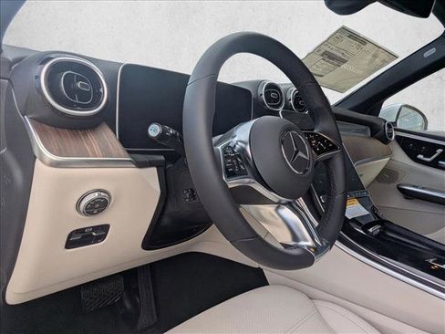 Used 2026 Mercedes-Benz GLC 300 image 7