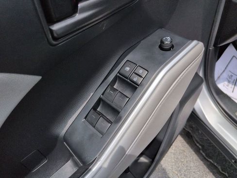 Used 2022 Toyota Highlander L AWD/4WD image 11