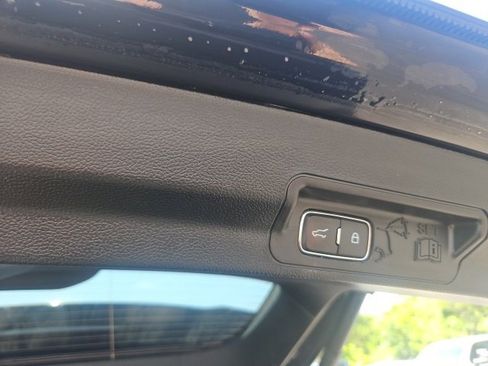 Used 2024 Ford Explorer XLT w/ Equipment Group 202A image 13