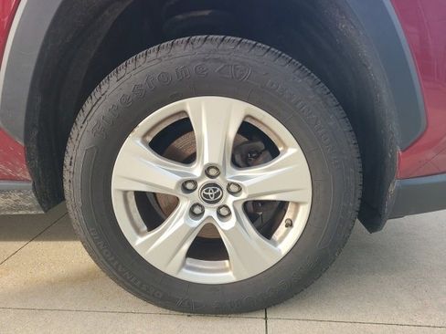 Used 2019 Toyota RAV4 XLE image 9