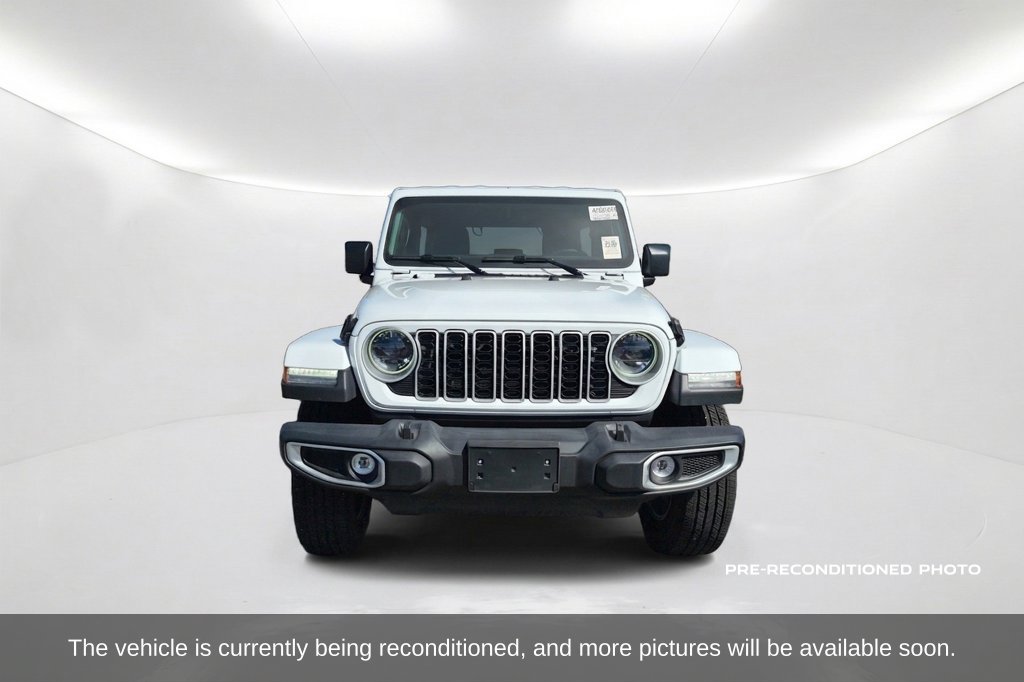 Used 2026 Jeep Wrangler Unlimited Sahara AWD/4WD image 2