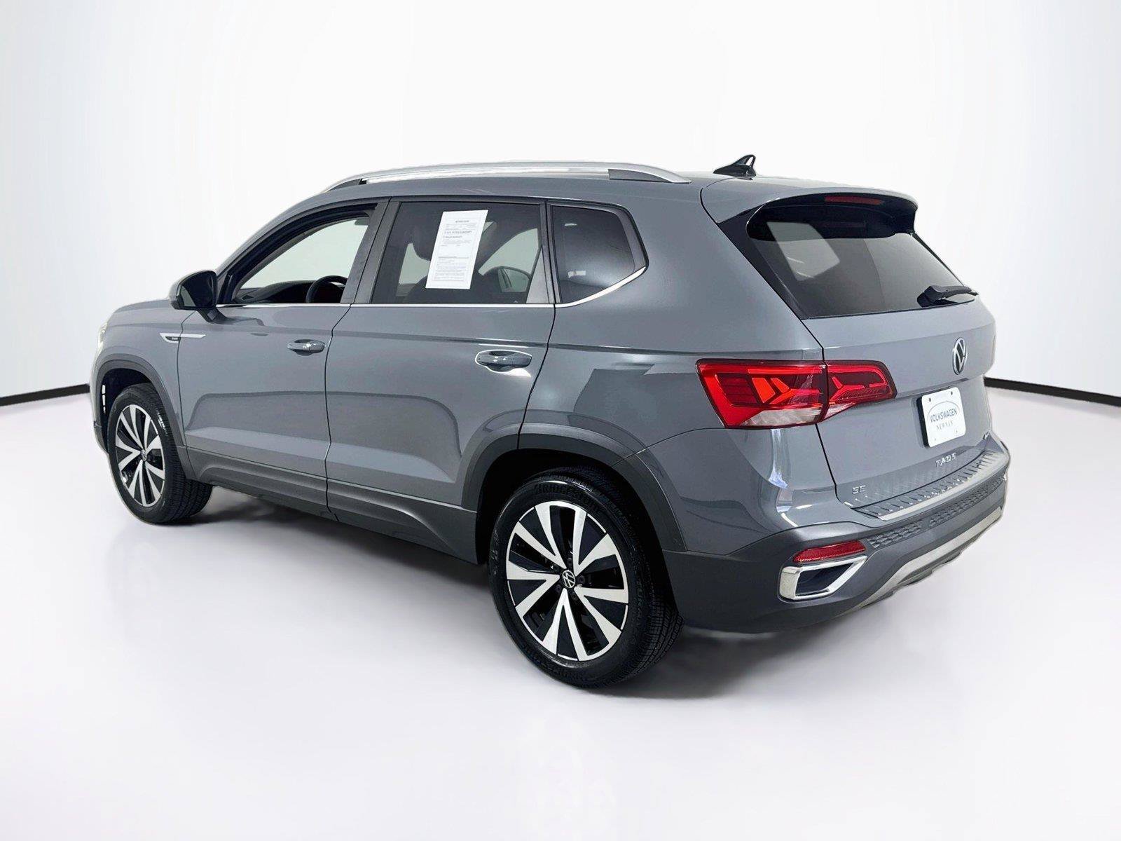 Used 2023 Volkswagen Taos SE w/ Panoramic Sunroof Package AWD/4WD image 7
