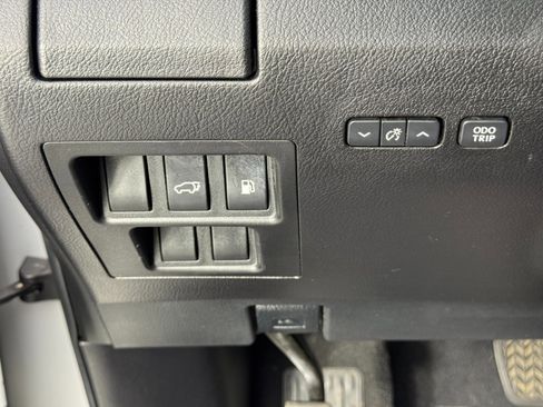 Used 2011 Lexus RX 350 Premium w/ Premium Pkg image 18