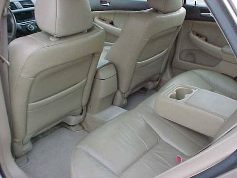 Used 2005 Honda Accord EX image 12