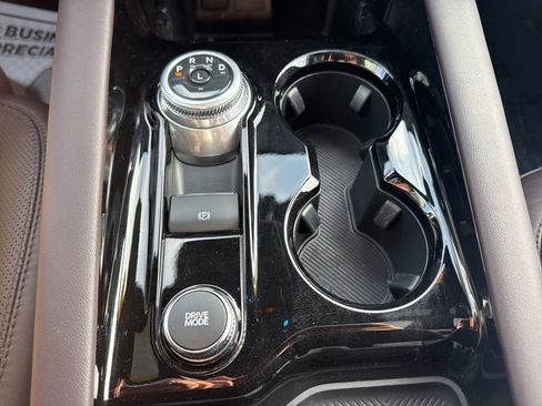 Certified 2025 Ford Explorer Platinum w/ LUX Leather Package image 22