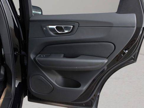 Used 2025 Volvo XC60 B5 Plus AWD/4WD image 12