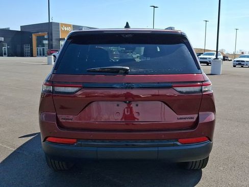 Used 2024 Jeep Grand Cherokee Limited w/ Luxury Tech Group II image 6