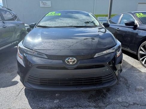 Used 2024 Toyota Corolla LE FWD image 2