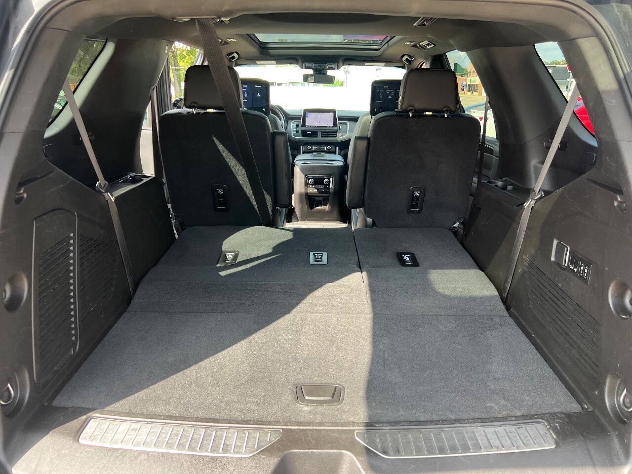 Used 2021 Chevrolet Tahoe RST w/ Luxury Package AWD/4WD image 34