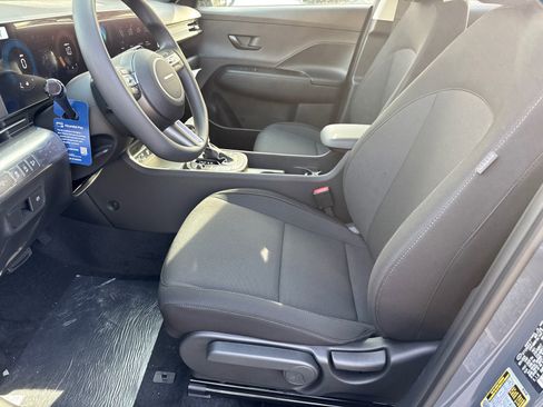 New 2026 Hyundai Kona SE image 9