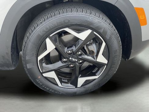 Used 2024 Kia Seltos EX AWD/4WD image 32