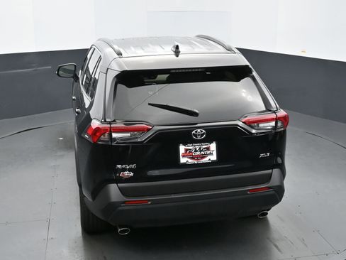 Used 2025 Toyota RAV4 XLE Premium image 32
