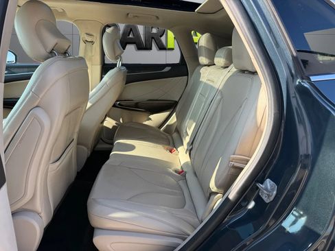 Used 2019 Lincoln MKC Reserve w/ MKC Climate Package AWD/4WD image 18