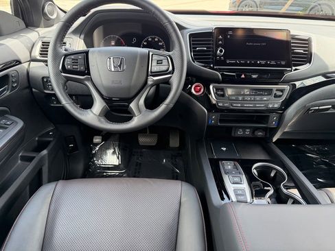 Used 2025 Honda Ridgeline Black Edition image 12