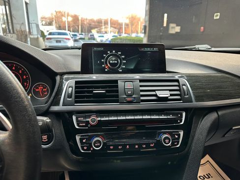 Used 2017 BMW 330i Sedan image 14