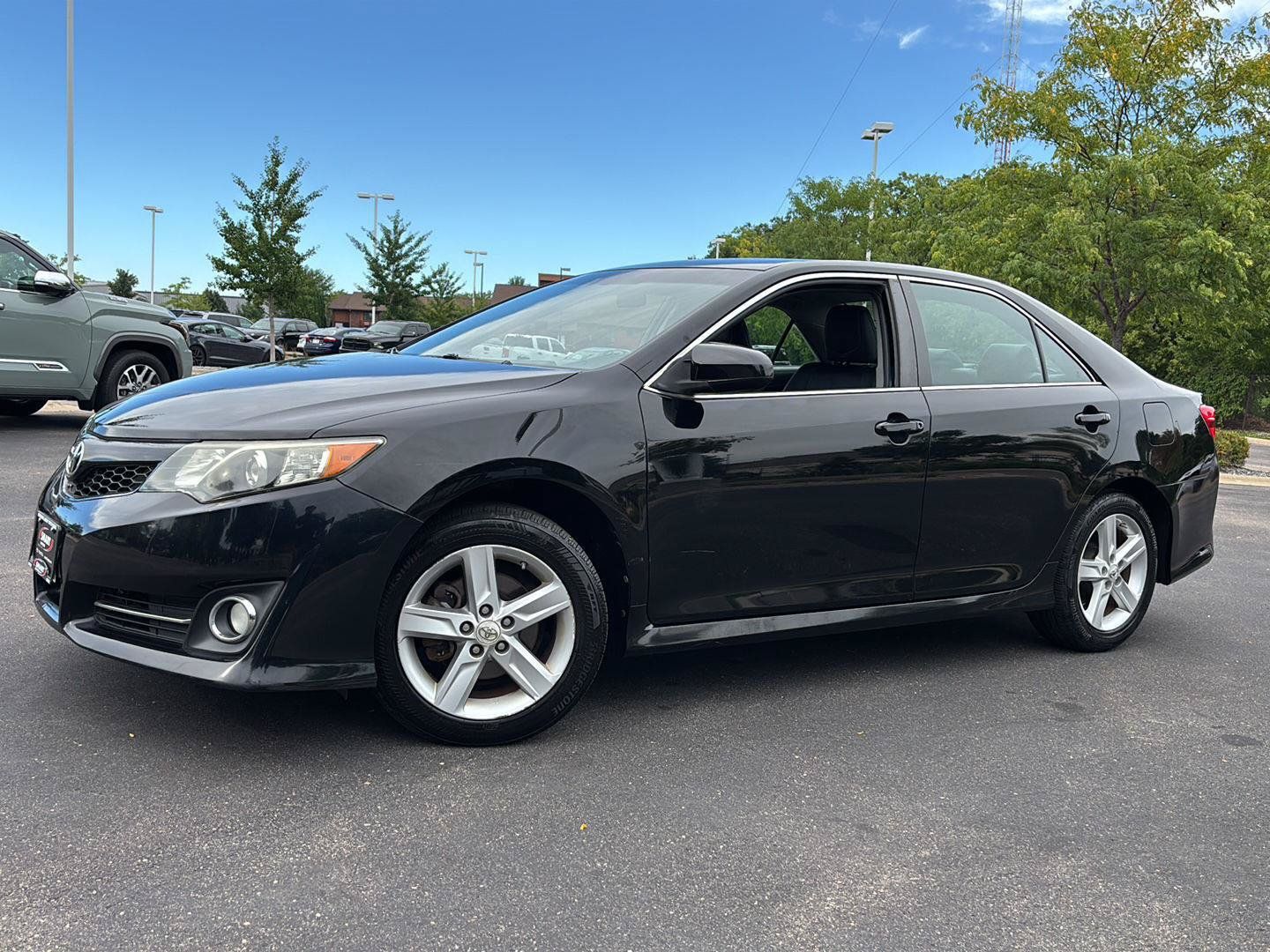 Used 2012 Toyota Camry SE FWD image 5