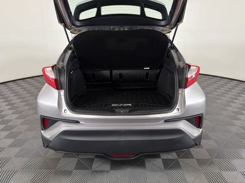 Used 2018 Toyota C-HR XLE FWD image 21