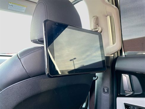 Used 2022 Kia Carnival SX Prestige image 27