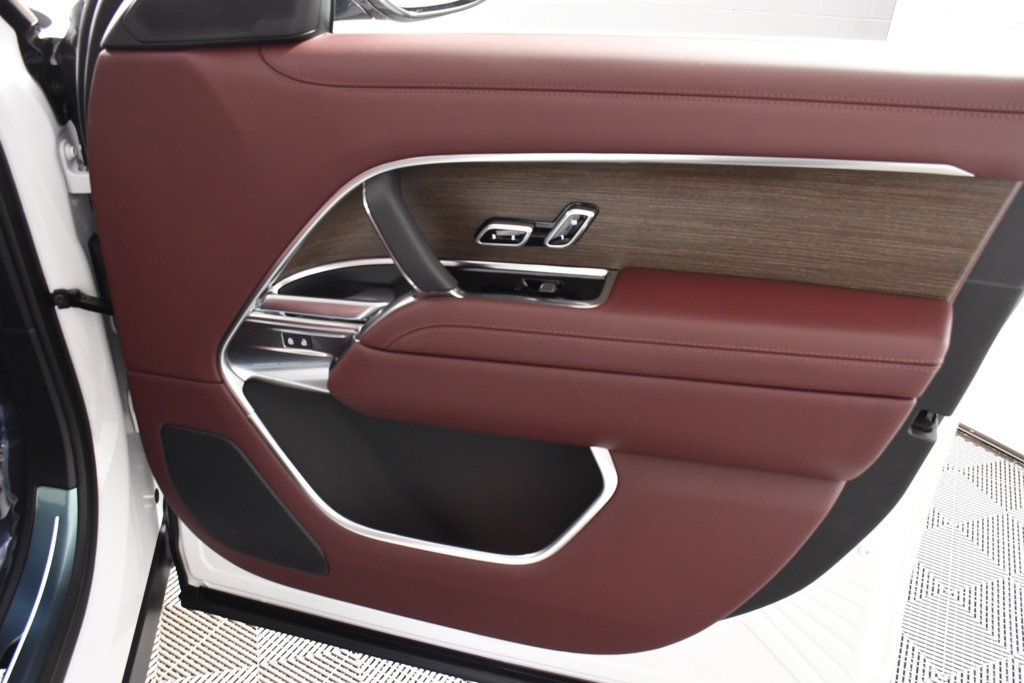 New 2026 Land Rover Range Rover SE AWD/4WD image 17
