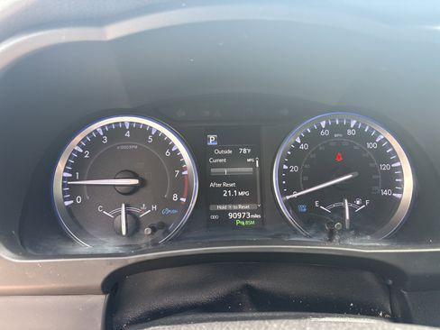 Used 2019 Toyota Highlander Limited Platinum AWD/4WD image 21