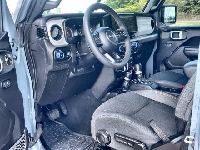 Used 2024 Jeep Wrangler Unlimited Sport AWD/4WD image 3
