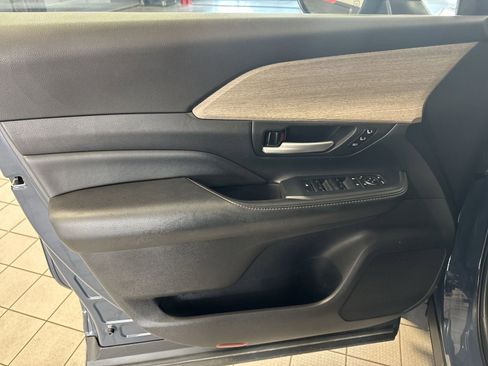 Used 2024 Toyota Grand Highlander Platinum image 25
