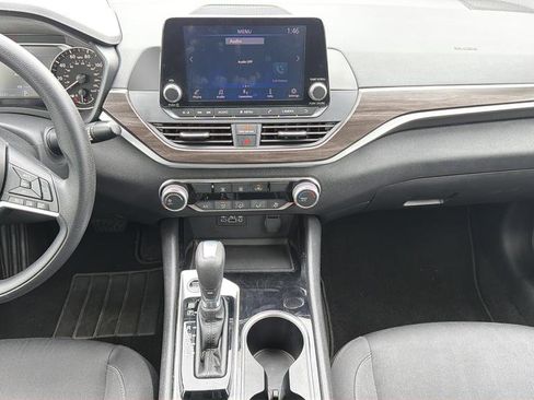 Certified 2024 Nissan Altima 2.5 SV FWD image 8