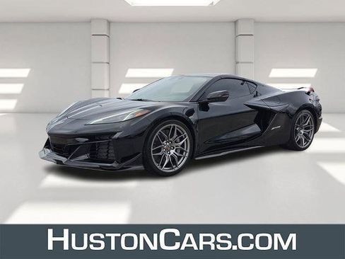Used 2025 Chevrolet Corvette Z06 w/ Z07 Performance Package image 1
