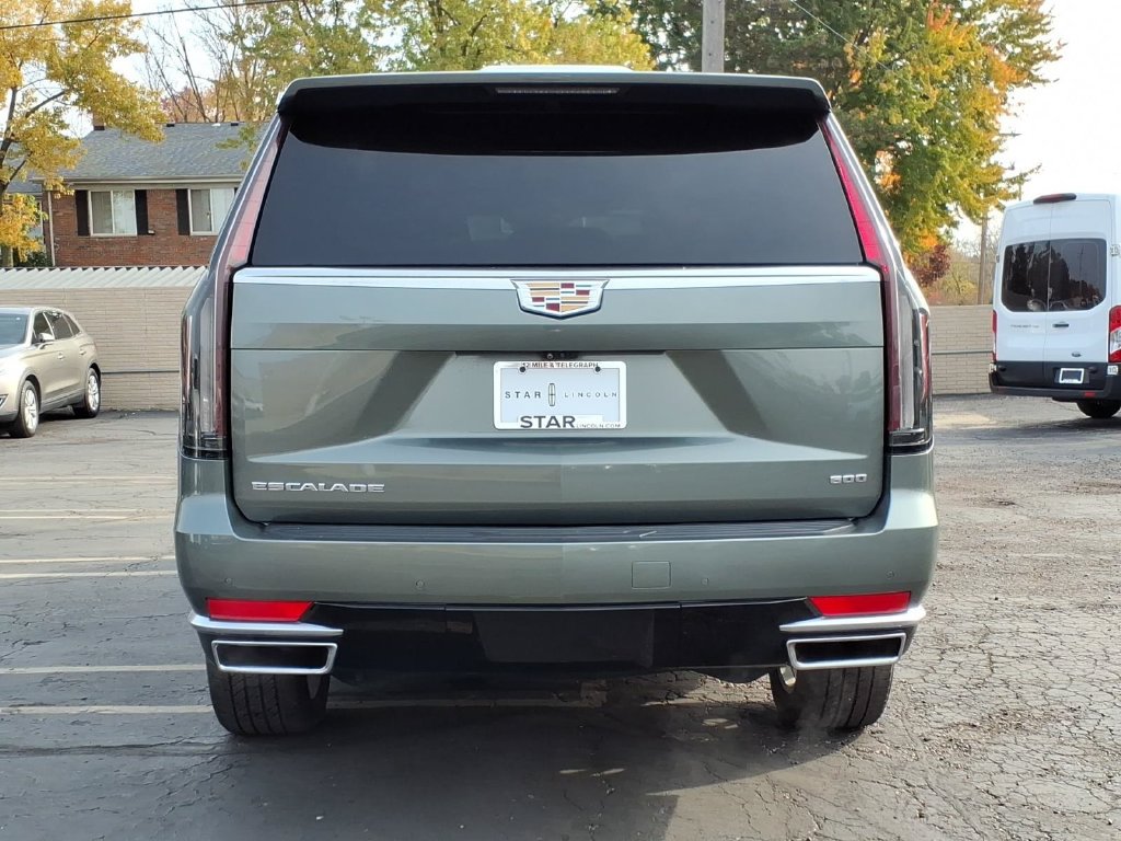 Used 2024 Cadillac Escalade ESV Premium Luxury w/ LPO, Floor Liner Package AWD/4WD image 6