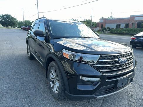 Used 2020 Ford Explorer XLT w/ Equipment Group 202A AWD/4WD image 6