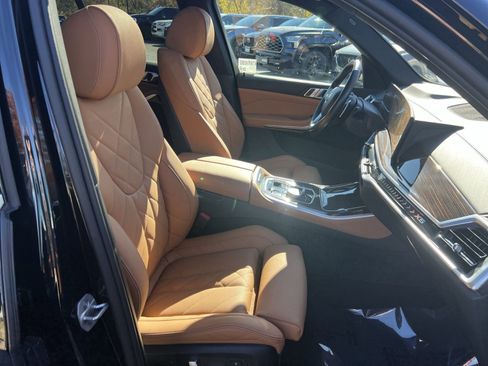 Used 2024 BMW X5 xDrive50e image 27