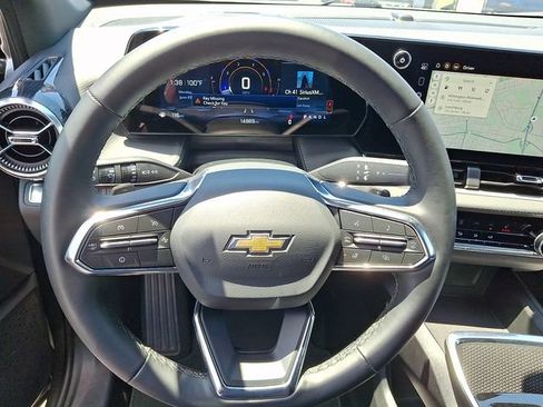 Used 2026 Chevrolet Equinox LT FWD image 15