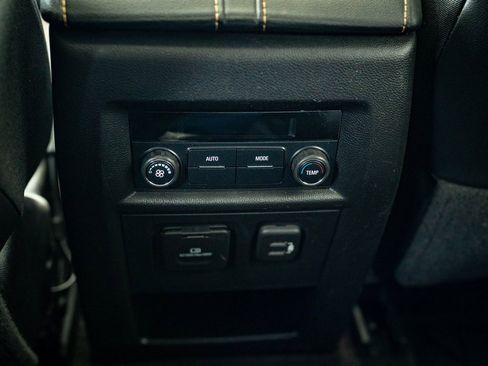 Used 2019 Chevrolet Traverse LT image 39