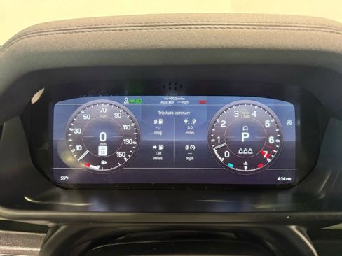 Used 2020 Land Rover Defender 110 SE image 19