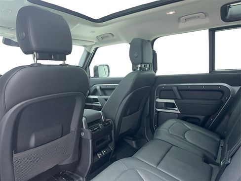 Used 2023 Land Rover Defender 110 SE image 42