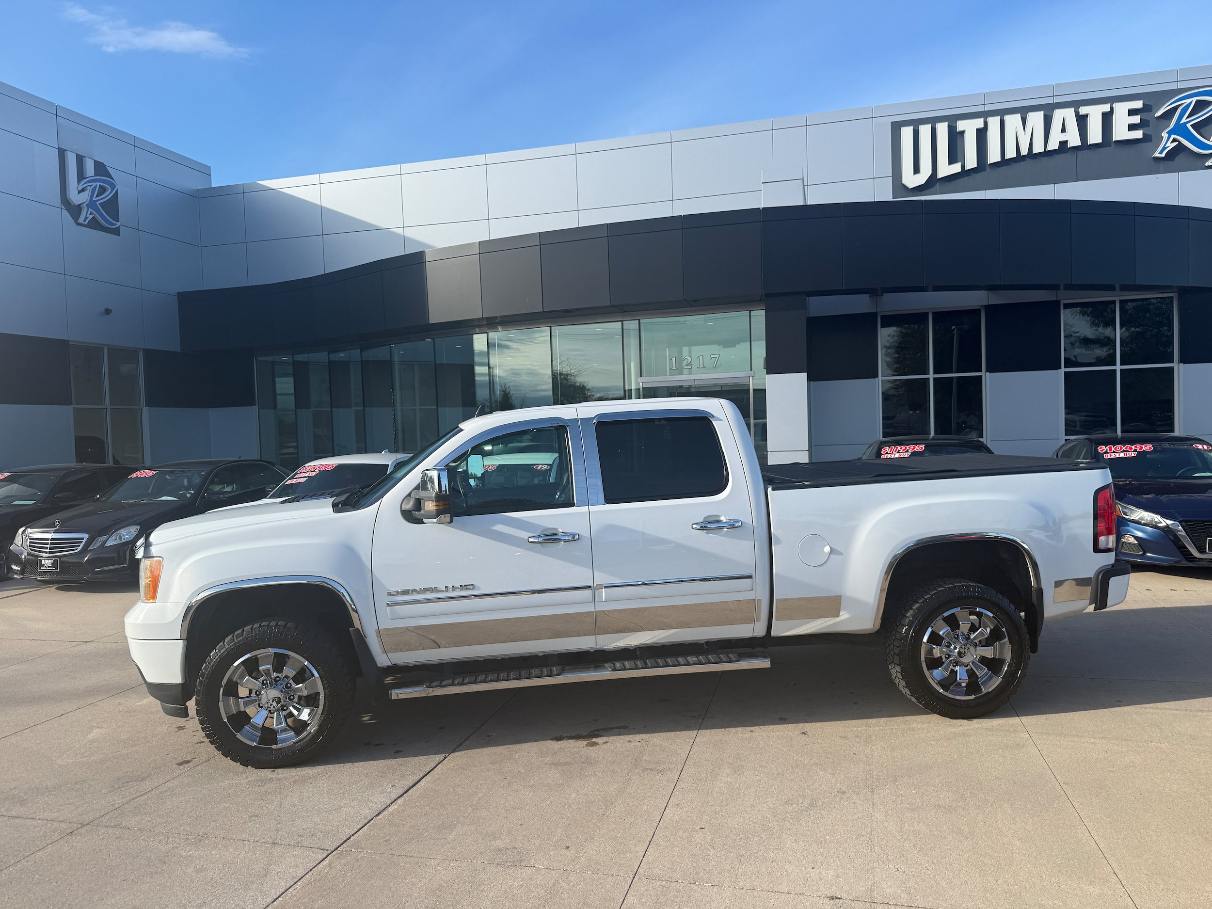 Used 2013 GMC Sierra 2500 Denali AWD/4WD image 2