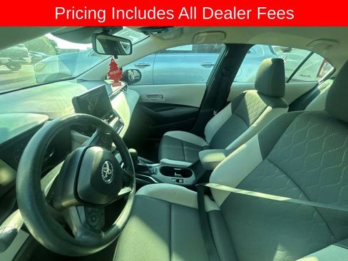 Used 2025 Toyota Corolla LE FWD image 9
