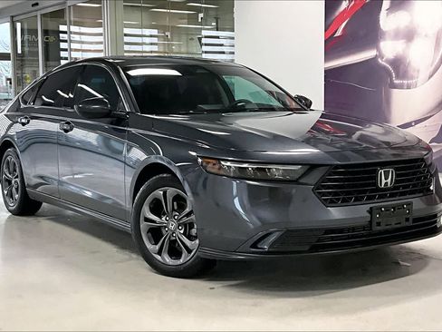 Used 2023 Honda Accord EX image 19