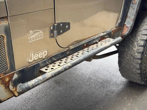 Used 2004 Jeep Wrangler Sahara w/ Dual Top Group image 18