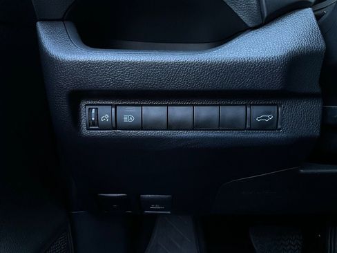 Used 2025 Toyota RAV4 XLE image 22